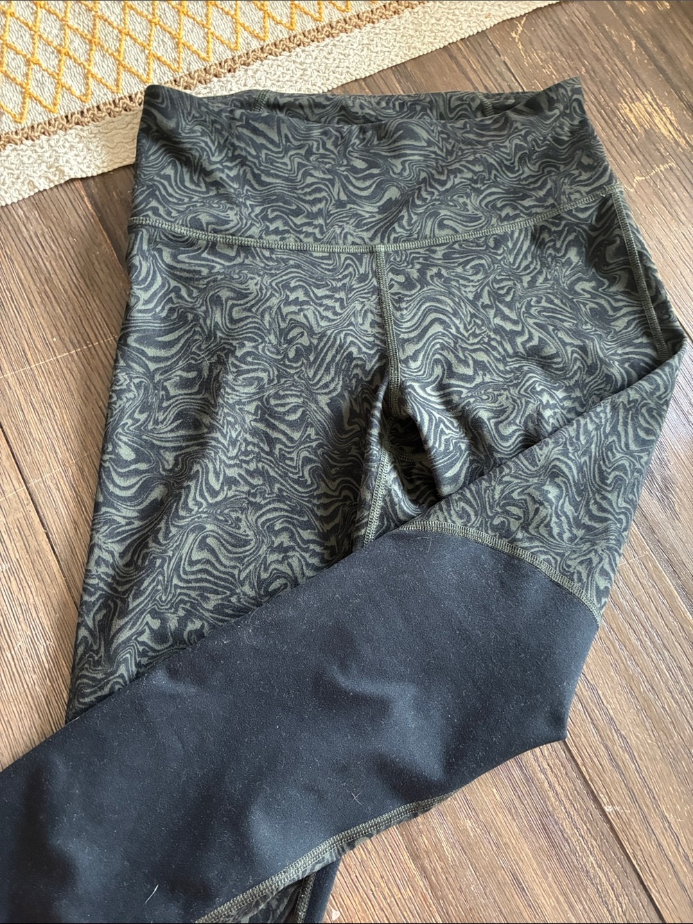 Under Armour Olive Swirl High-Waist Leggings with Black Cuff